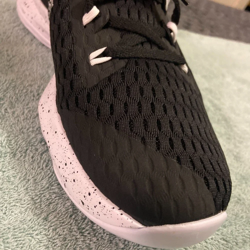 (SOLD) NWOB Nike Lebron "Witness 5" Shoes - Picture 6 of 11